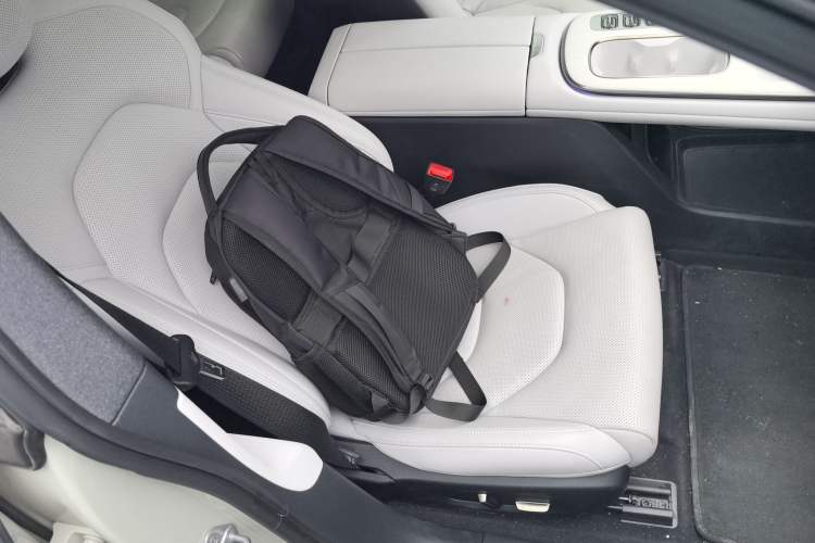 Used Xiaomi Auto SU7 2024 Rear-Drive Ultra-Long Range Advanced Pro-Level Intelligent Driving Version Right Front Seat