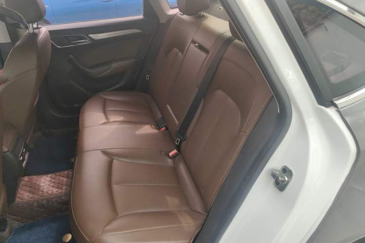 Used Roewe i6 2017 20T Automatic Internet ZhiZun Edition