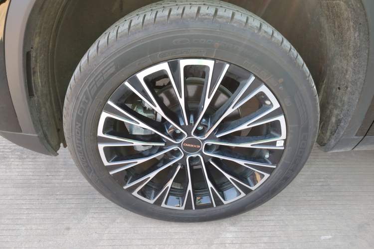 Used EXEED Lingyun 2025 300T Two-Wheel Drive Starry Edition Left Front Wheel Hub