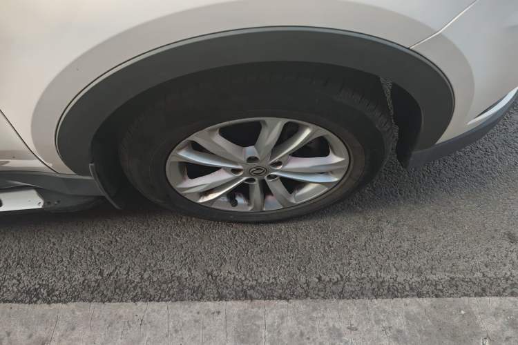 Used Dongfeng Fengon 580 2017 1.8L Manual Comfort Model Right Front Wheel Hub