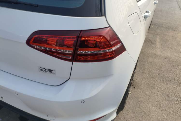 Used Volkswagen Golf 2016 1.4TSI Automatic R-Line
