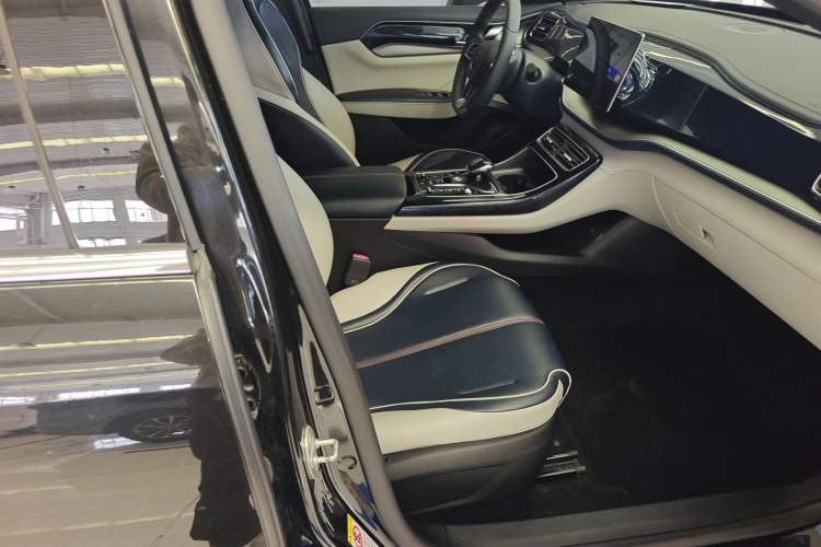 Used BYD Qin PLUS 2021 DM-i 55KM Flagship Model Right Front Seat