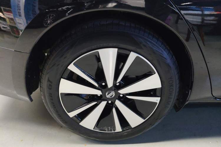 Used Nissan Teana 2021 2.0L XL Comfort Edition Right Rear Wheel Hub