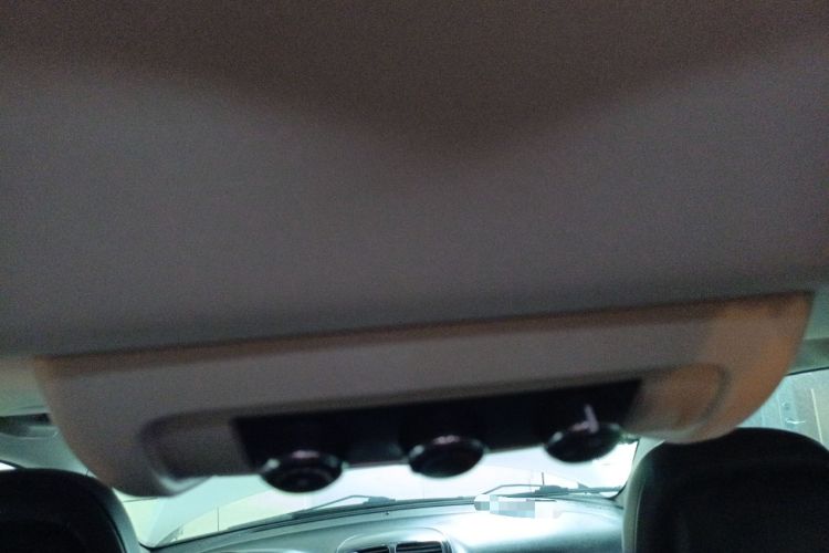 Used Dodge Journey 2013 2.4L Two-Wheel Drive Luxury Version Headliner