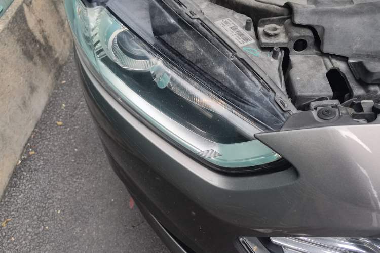 Used Ford Mondeo 2013 2.0L GTDi 200 Fashion Edition Right Front Headlight