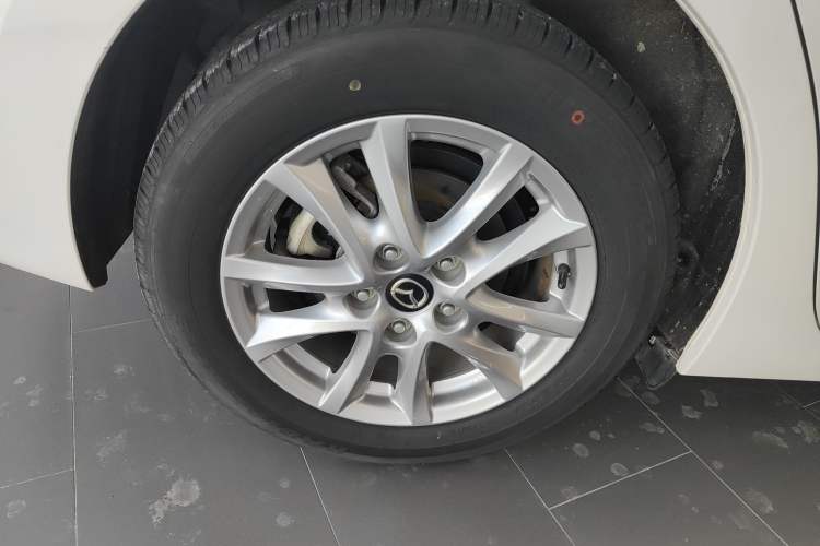 Used Mazda 3 Axela 2017 Sedan 1.5L Automatic Luxury Model Emission Standard China V
