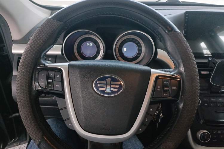 Used Bestune X80 2013 2.0L automatic luxury version