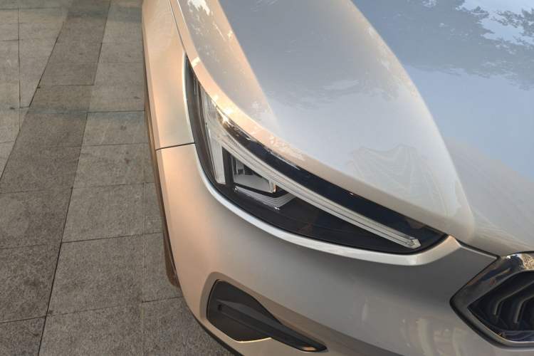 Used Volvo XC40 2023 B4 4x4 Smart Luxury Edition
