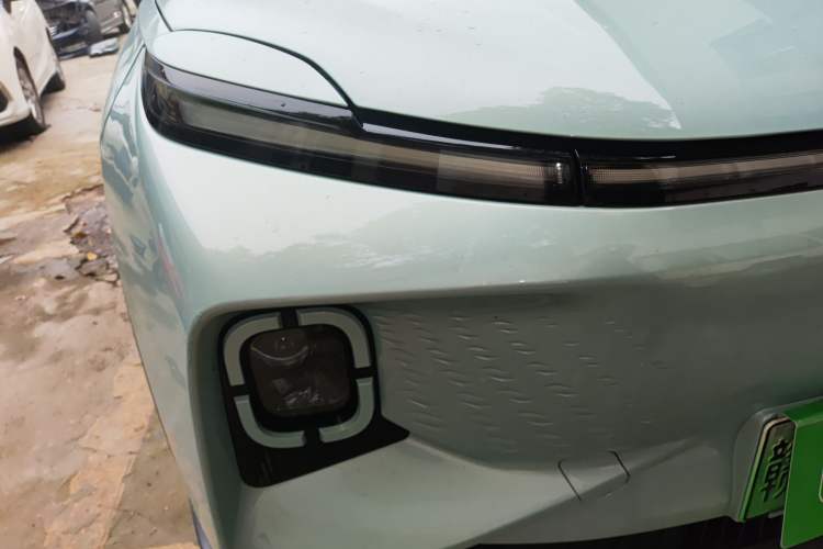 Used Geometry E Firefly 2024 401 km Fluorescent