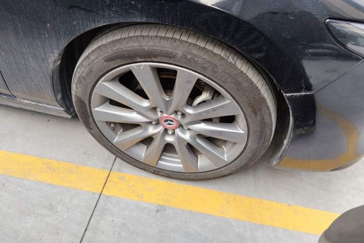 Used Mazda 3 Axela 2020 2.0L Automatic Zhiya Edition Right Front Wheel Hub