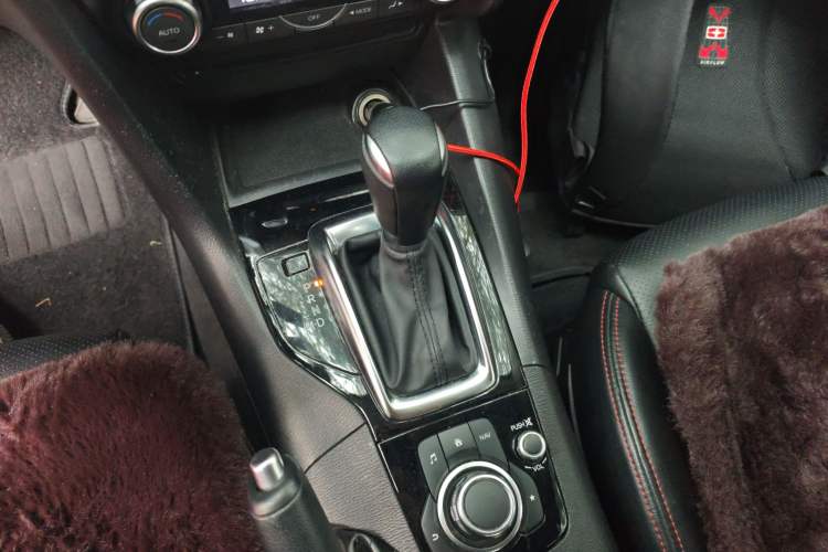 Used Mazda Mazda 3 Axela 2016 Sedan 1.5L Automatic Luxury Model
