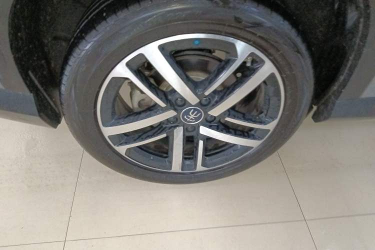 Used BYD Song L DM-i 2024 112 km Beyond Edition Right Rear Wheel Hub