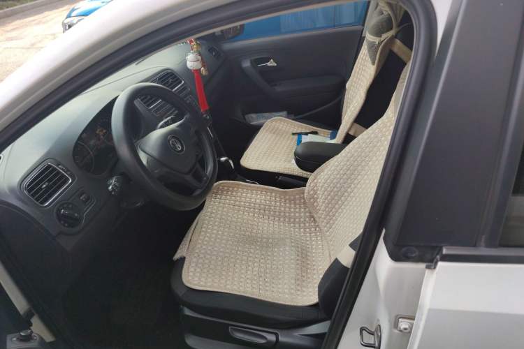 Used Volkswagen Polo 2014 1.6L Automatic Comfort Edition
