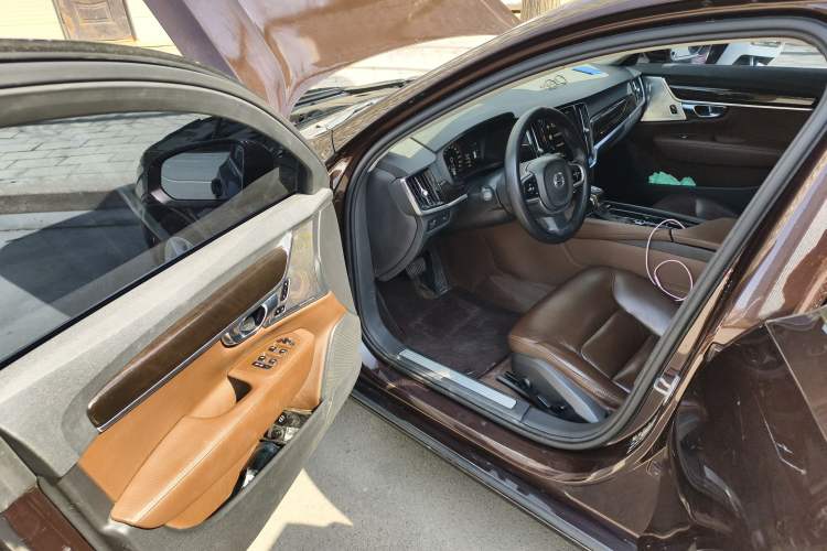 Used Volvo S90 2017 T5 Zhiyuan Edition
