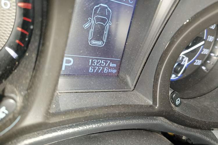 Used JMC Yusheng S350 2016 2.0T Automatic All-Wheel Drive Gasoline Luxury Version with Sunroof 5 Seats
