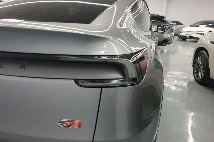 Used Tesla Model Y 2025 Long-Range All-Wheel Drive First Edition