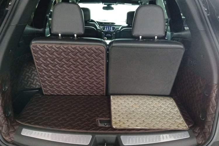 Used Cadillac XT6 2021 2.0T Six-Seater Four-Wheel-Drive Luxury Version Trunk