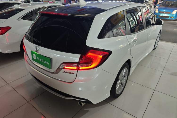 Used Honda Jade 2017 1.8L automatic Comfort version 5 seats