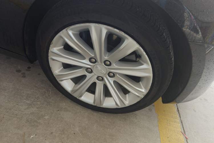 Used Cadillac ATS-L 2017 28T Fashion Edition Right Front Wheel Hub