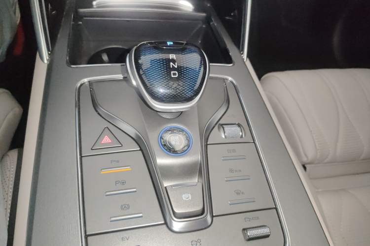 Used BYD Tang New Energy 2025 Intelligent Driving Version DM-i 115KM Flagship Edition Gear Lever