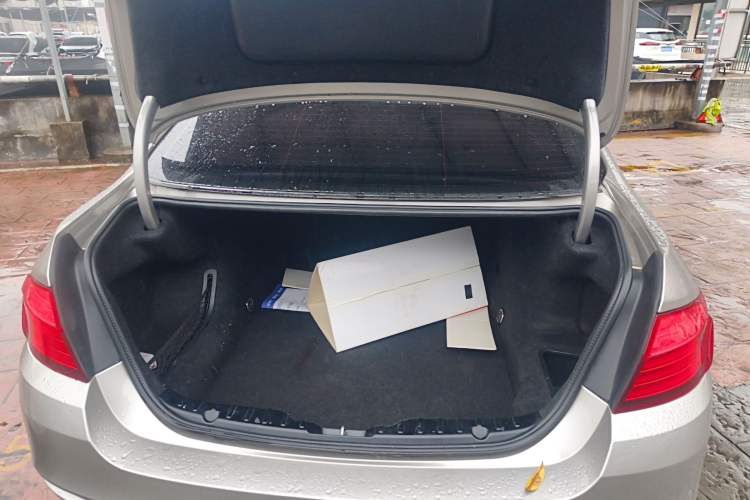 Used BMW 5 Series 2017 528Li Leading Model
