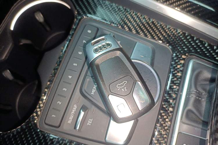 Used Audi A4L 2019 40 TFSI Fashion Version China V Vehicle Key