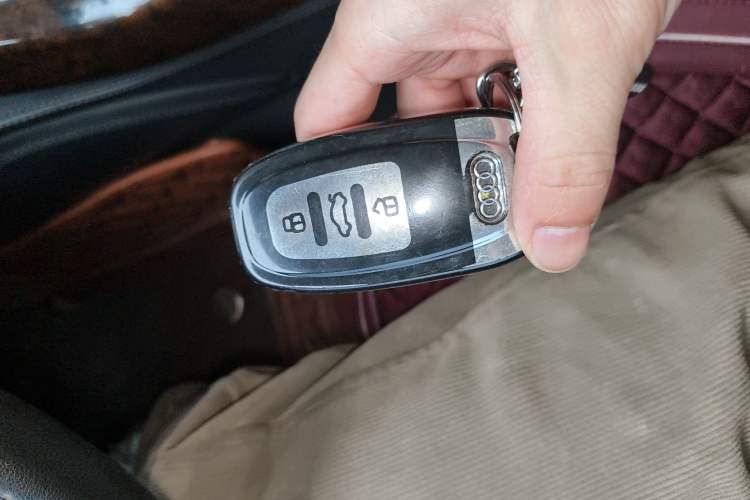 Used Audi A8 2014 A8L 45 TFSI quattro Luxury Model Vehicle Key