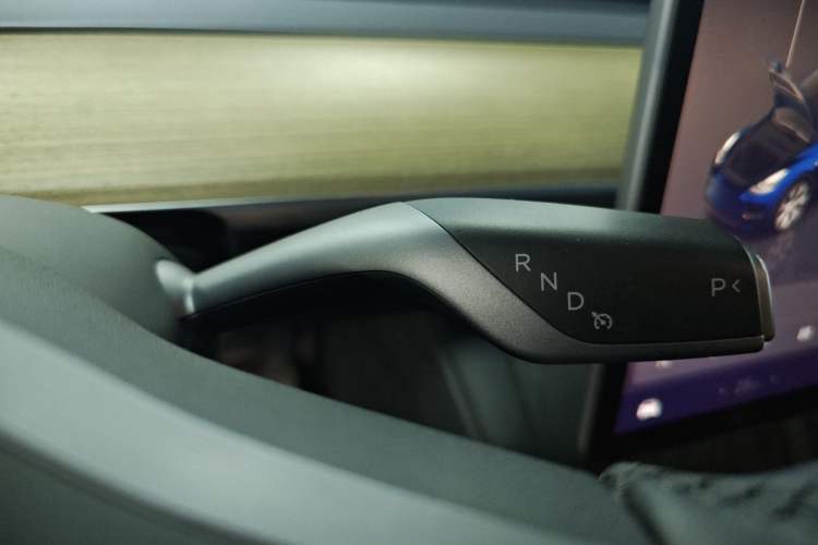 Used Tesla Model Y 2022 Revised Version Rear-Wheel Drive Gear Lever