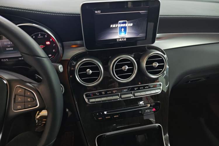 Used Mercedes-Benz GLC 2019 Facelift GLC 260 L 4MATIC Luxury Model