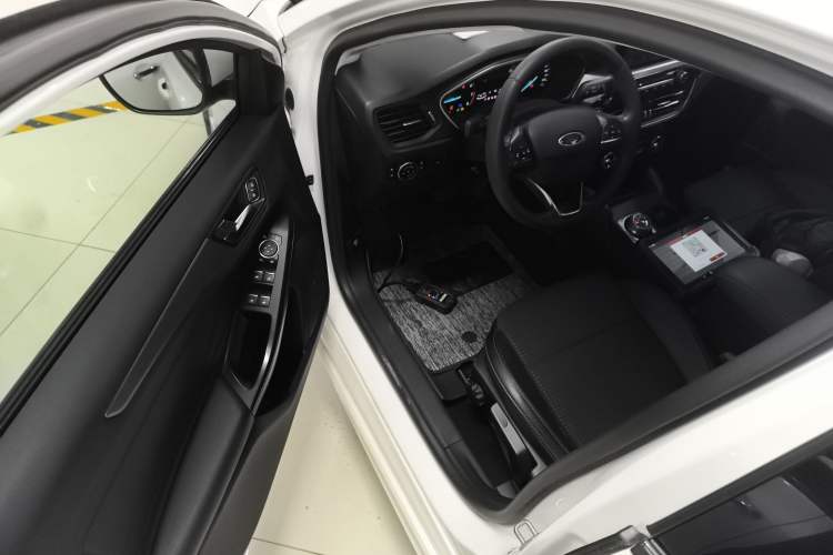 Used Ford Focus 2020 Sedan EcoBoost 180 Automatic Trend Edition