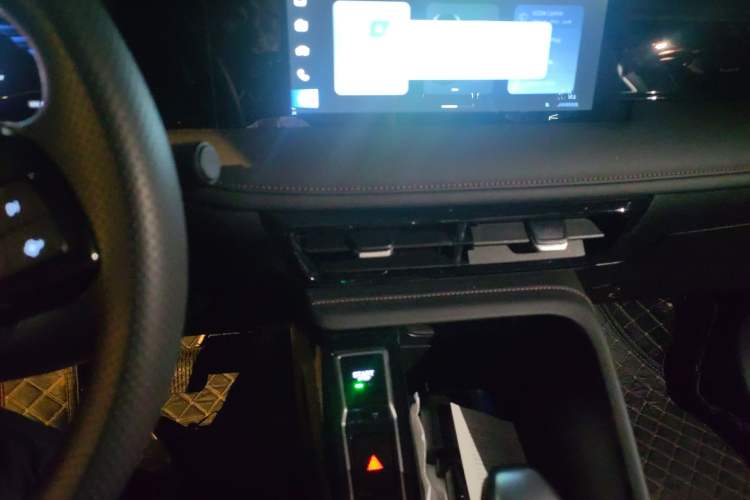 Used Roewe i5 2026 Model 1.5L CVT Luxury Version