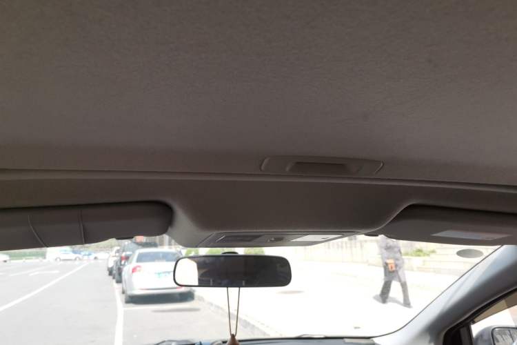 Used Nissan Tiida 2013 1.6L CVT Cool Cafe Edition Headliner