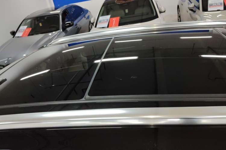 Used Buick Envision 2022 Encore S 652T Two-Wheel-Drive Luxury Model Roof