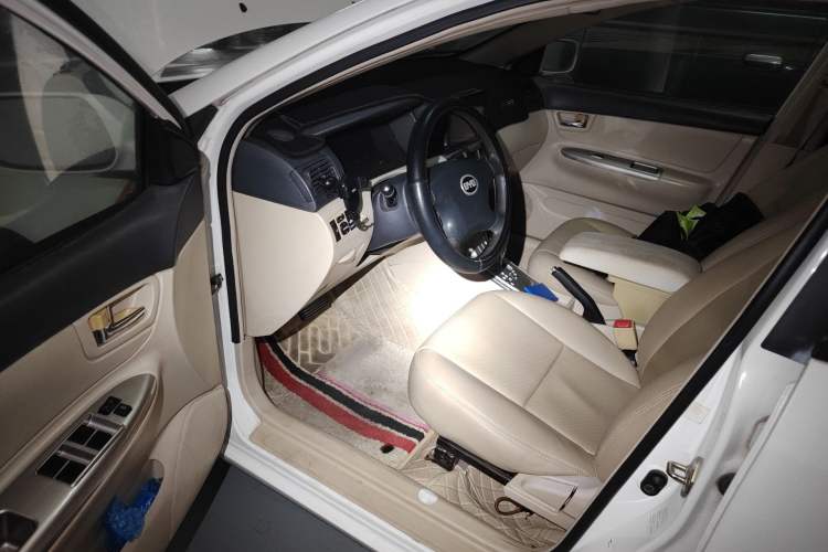 Used BYD F3 2013 1.5L Automatic Standard Edition Driver Seat