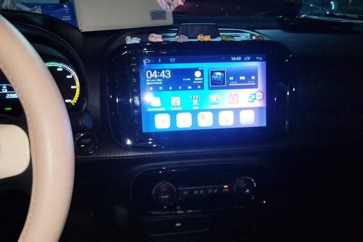 Used Roewe Clever 2021 302 km New Four-Seater Super-Efficient Version