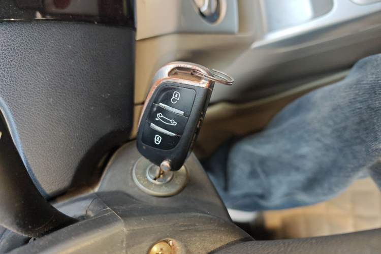 Used Changan Alsvin V3 2012 1.3L Manual Comfort Version China IV Standard