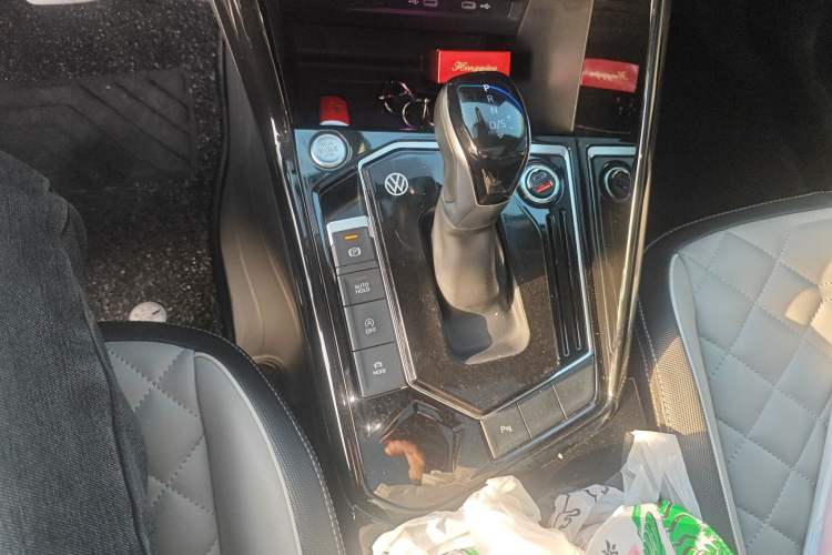 Used Volkswagen Tayron 2024 330TSI Two-Wheel Drive Luxury Plus Advanced Version Gear Lever