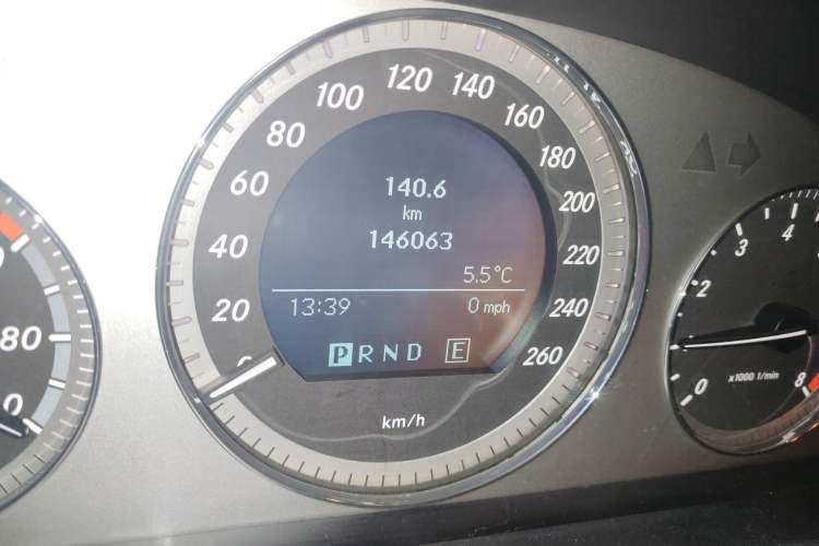 Used Mercedes-Benz GLK-Class 2010 GLK 300 4MATIC Fashion Model