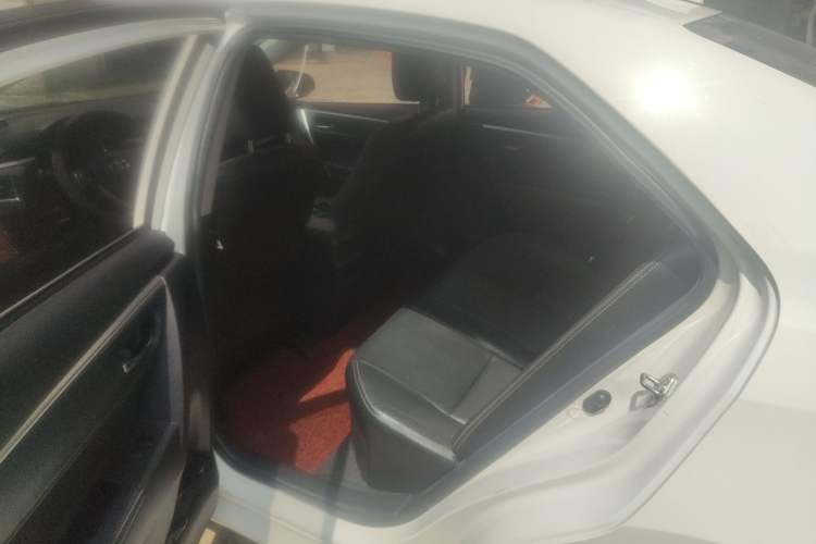 Used Toyota Corolla 2016 Dual-Engine 1.8L E-CVT Elite Edition
