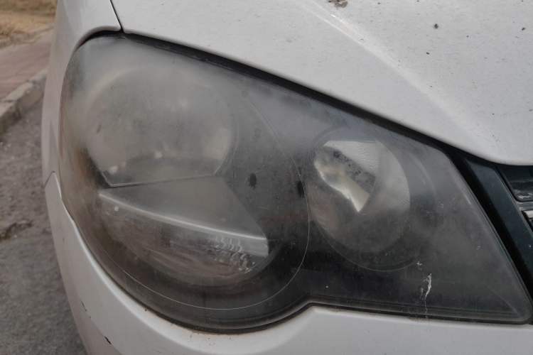 Used Volkswagen Polo 2011 Jingqu 1.6L Manual - Real Cool Edition