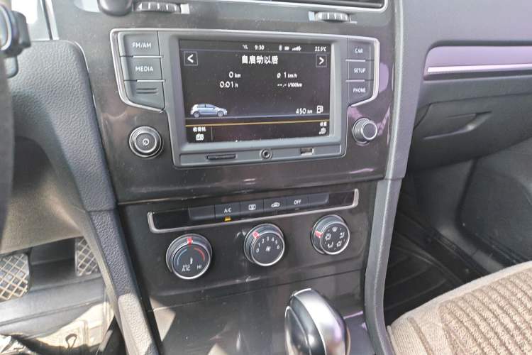 Used Volkswagen Golf 2017 1.6L Automatic Comfort Million-Vehicle Anniversary Edition
