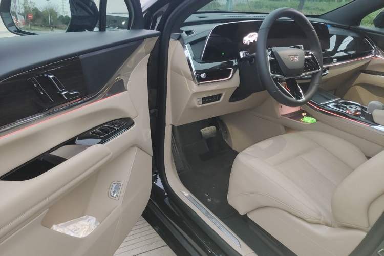 Used Cadillac XT5 2025 2.0T Luxury Version