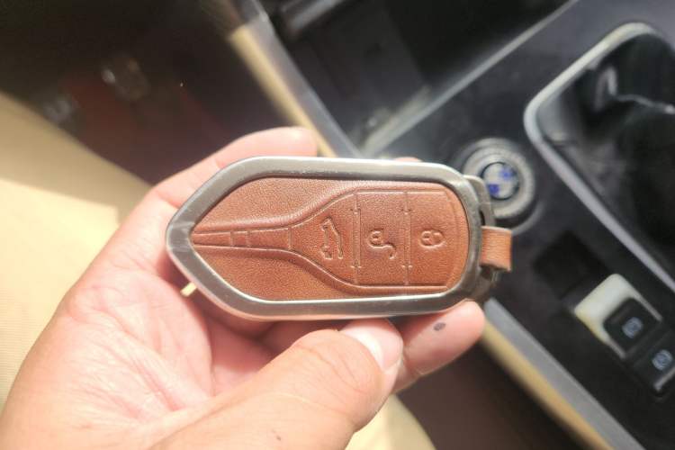 Used Yema T70 2017 T70S Sport Edition 1.5T Manual Luxury Model
