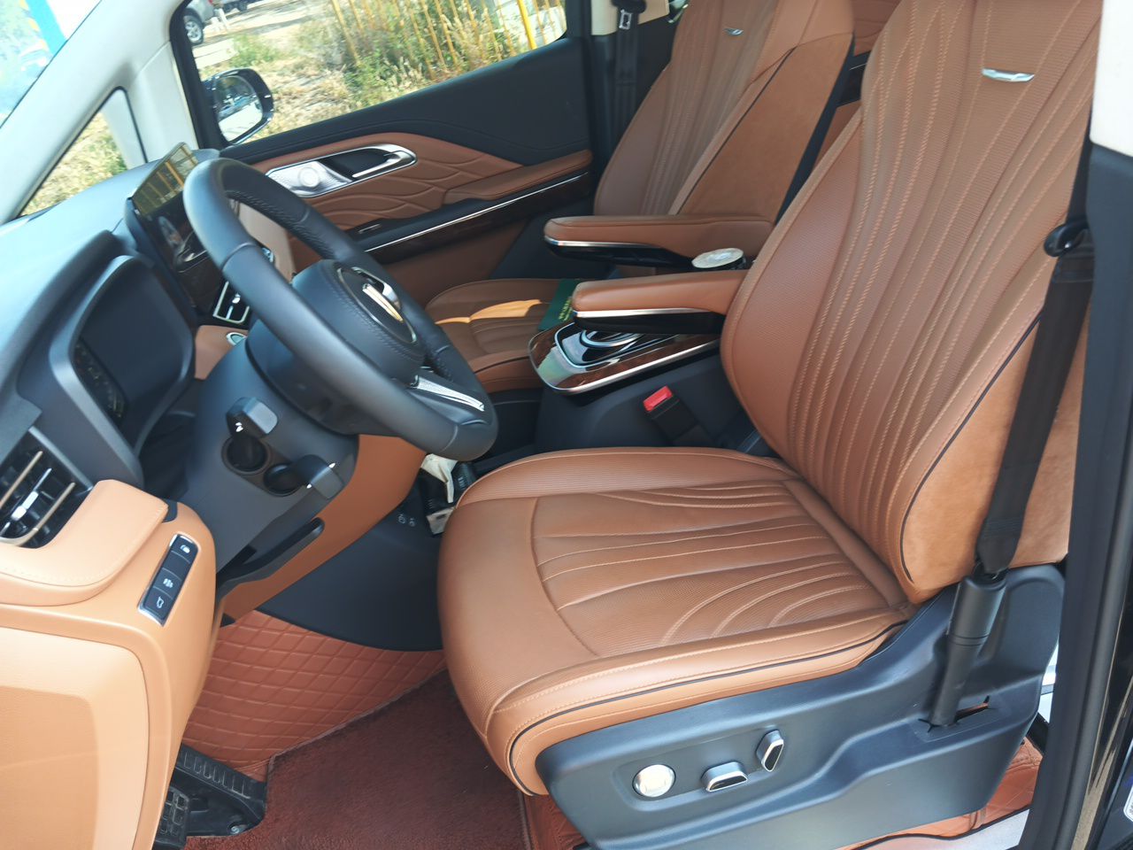 Hongqi HQ9 PHEV 2024 2.0T Four-Wheel Drive Flagship Edition — снимка 12
