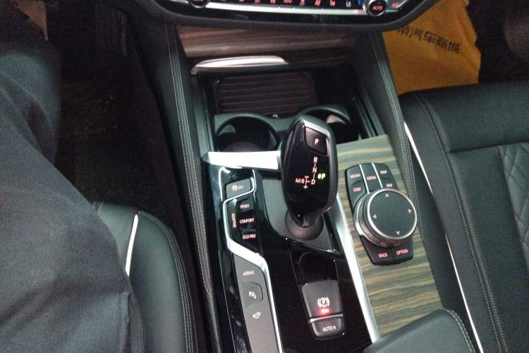 Used BMW 5 Series New Energy 2019 Updated Version 530Le Luxury Package Gear Lever