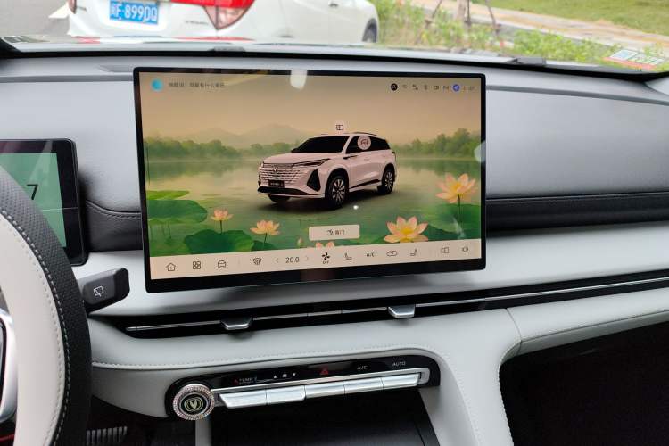 Used CHANGAN CS75 PLUS 2026 Model, Smart Champion Edition 1.5T New Blue Whale Smart Navigation Version Audio And AC Panel