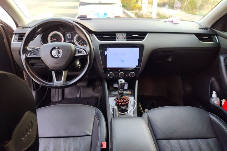 Used Skoda Octavia 2018 TSI280 DSG Flagship Edition Center Console