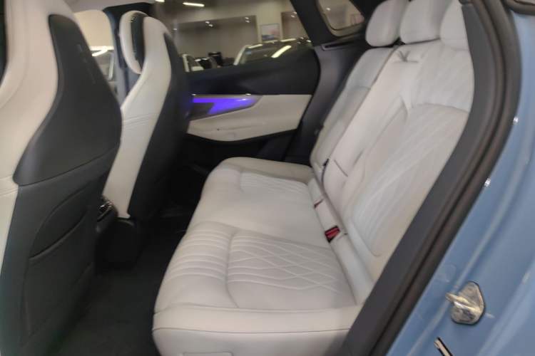 Used Lynk & Co 08 EM-P 2026 Model 210 Four-Wheel Drive Performance Ultra H7