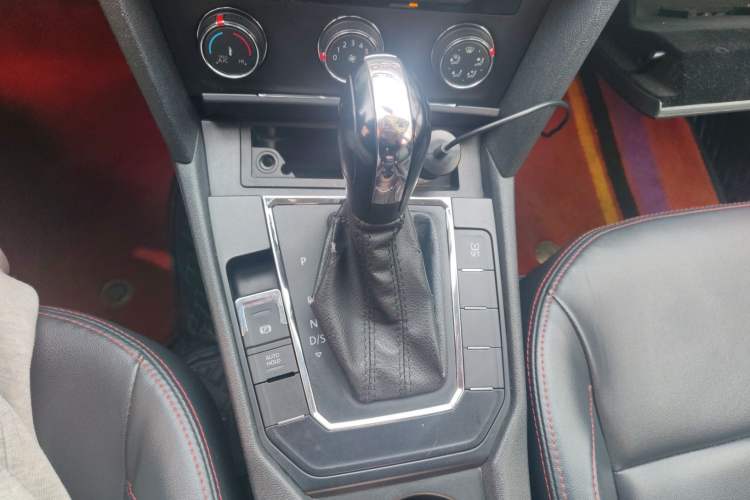 Used Volkswagen Lamando 2015 230TSI DSG Fashion Edition