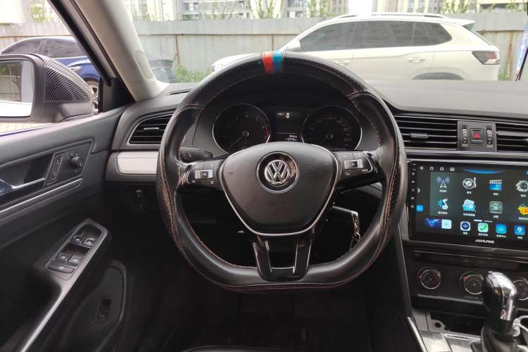 Used Volkswagen Lamando 2018 230TSI DSG Fashion Edition
